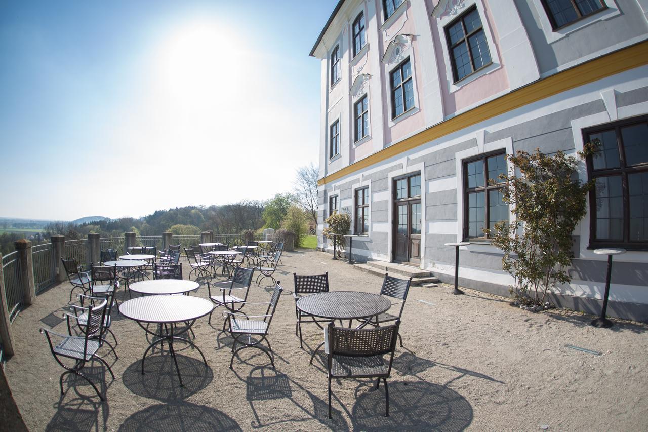 Hotel Schloss Leitheim Ngoại thất bức ảnh