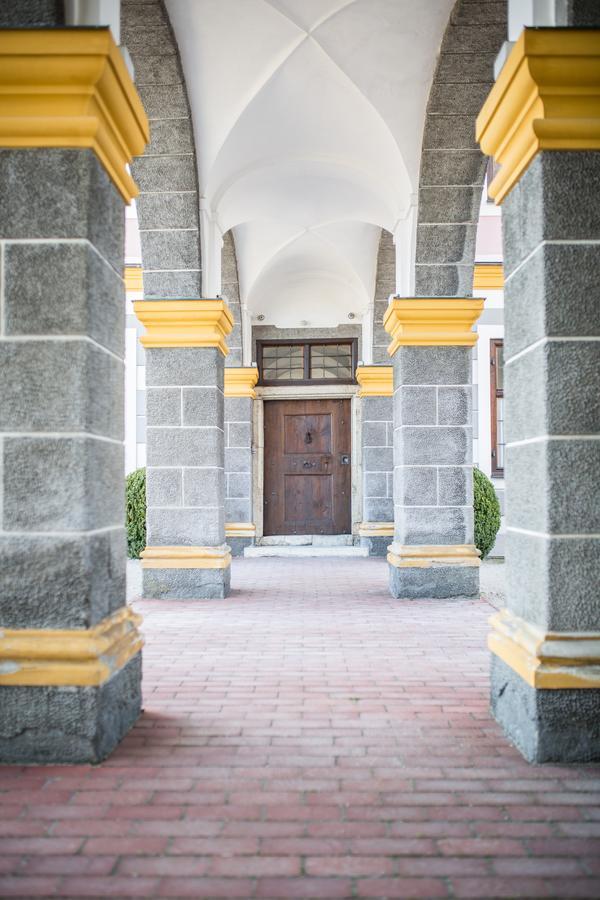 Hotel Schloss Leitheim Ngoại thất bức ảnh