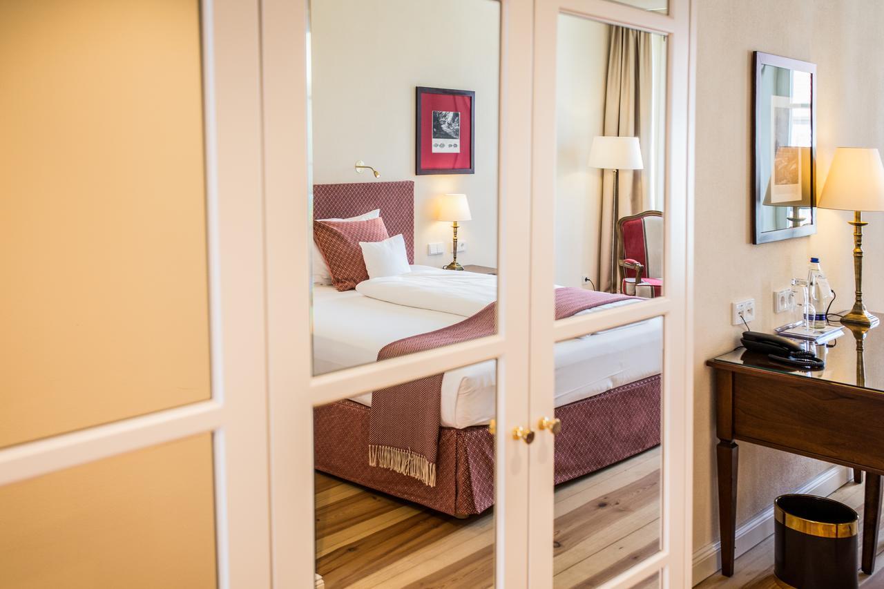 Hotel Schloss Leitheim Ngoại thất bức ảnh