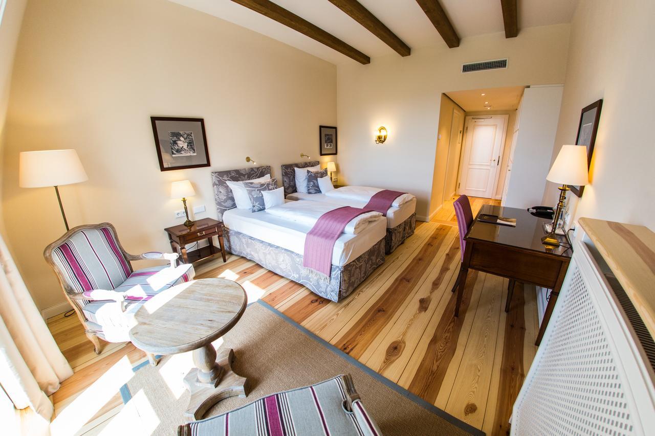 Hotel Schloss Leitheim Ngoại thất bức ảnh