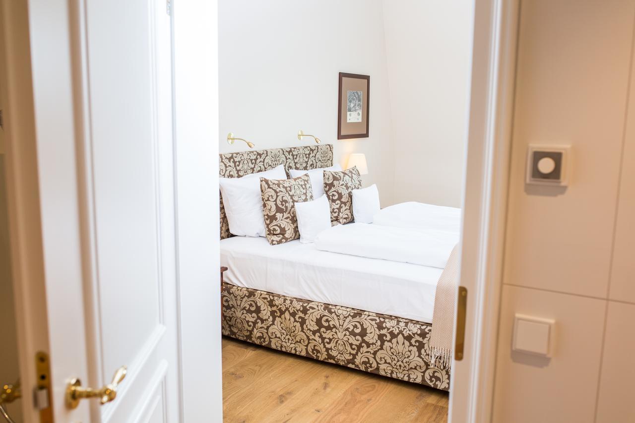 Hotel Schloss Leitheim Ngoại thất bức ảnh