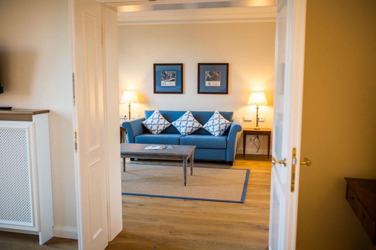 Hotel Schloss Leitheim Ngoại thất bức ảnh