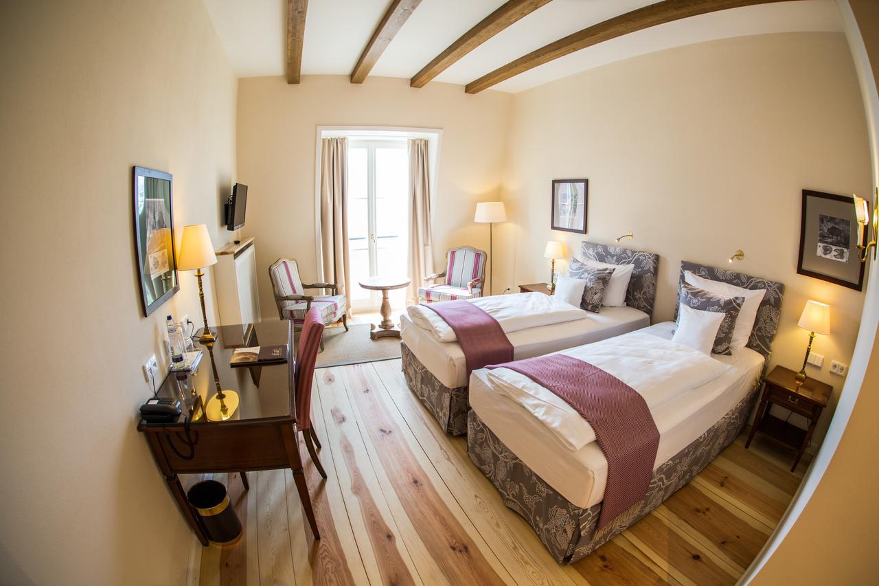 Hotel Schloss Leitheim Ngoại thất bức ảnh