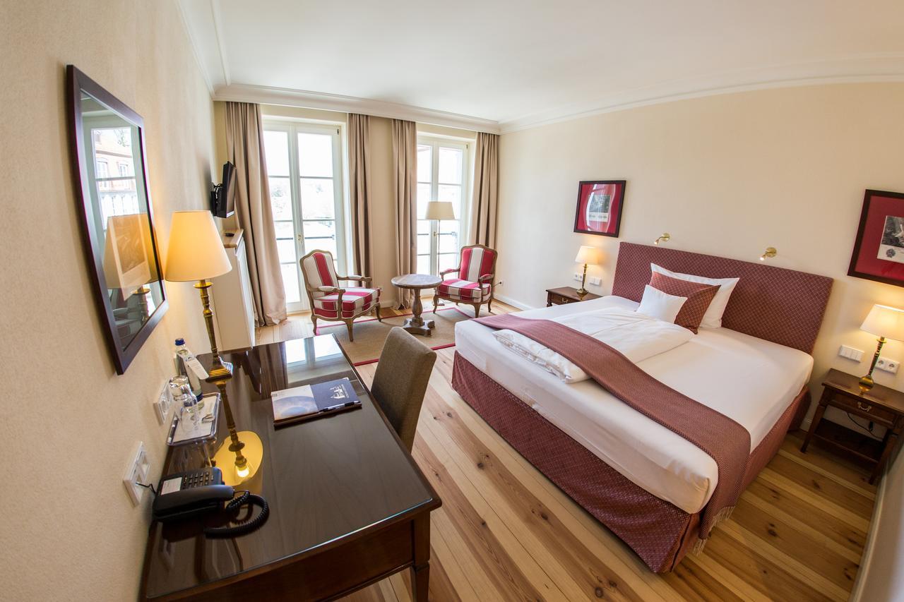 Hotel Schloss Leitheim Ngoại thất bức ảnh