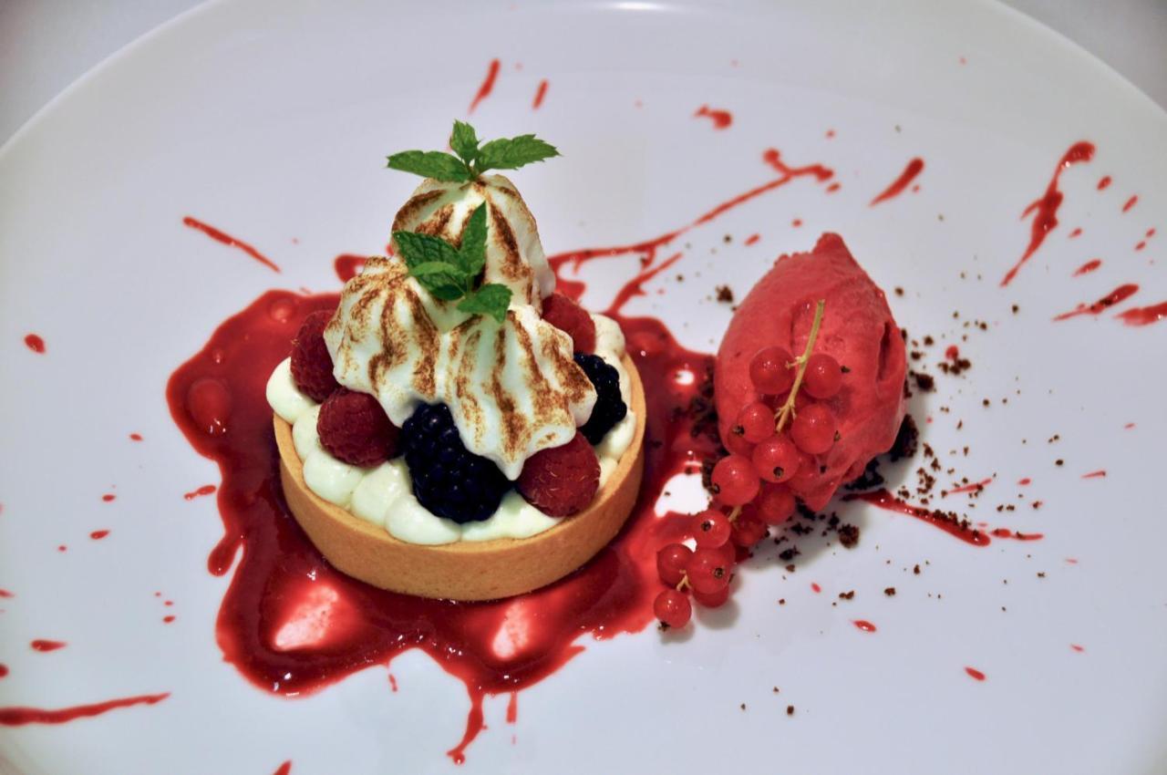 Hotel Schloss Leitheim Ngoại thất bức ảnh